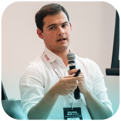 Andrea DragottaWeb Developer @Search On Media Group